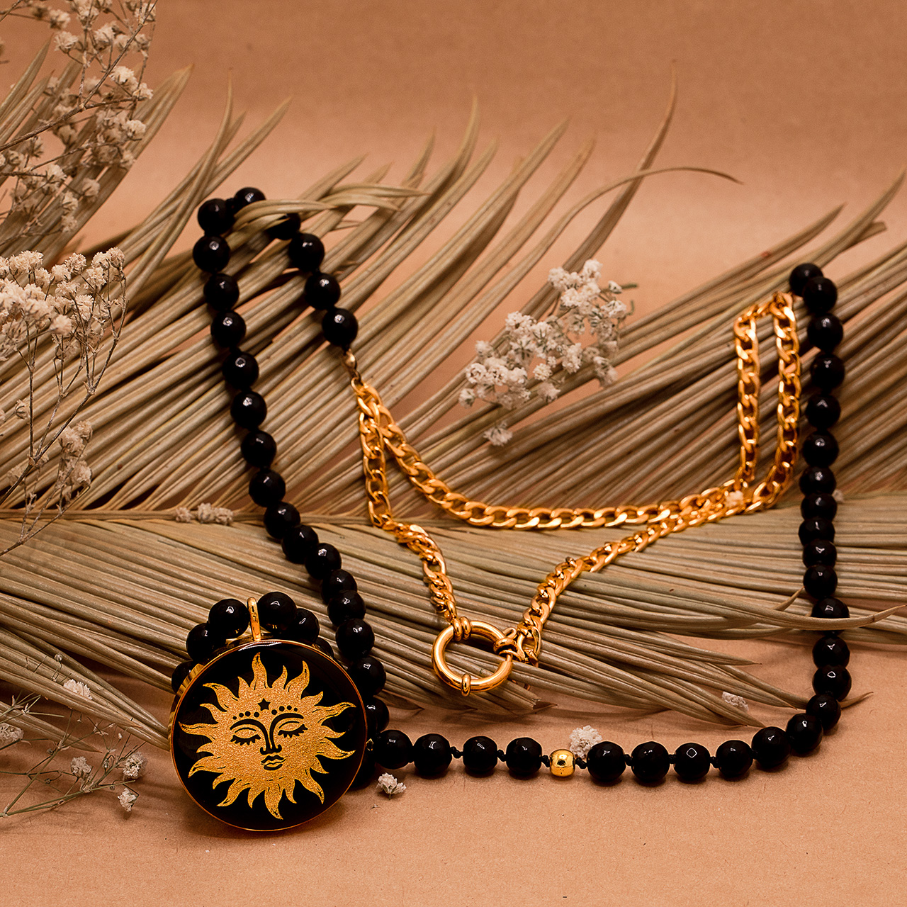 گردنبند خورشید خاتون