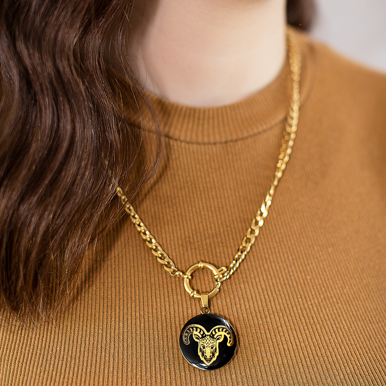 گردنبند دخترانه روکش طلا ماه تولد فروردین سری رویال