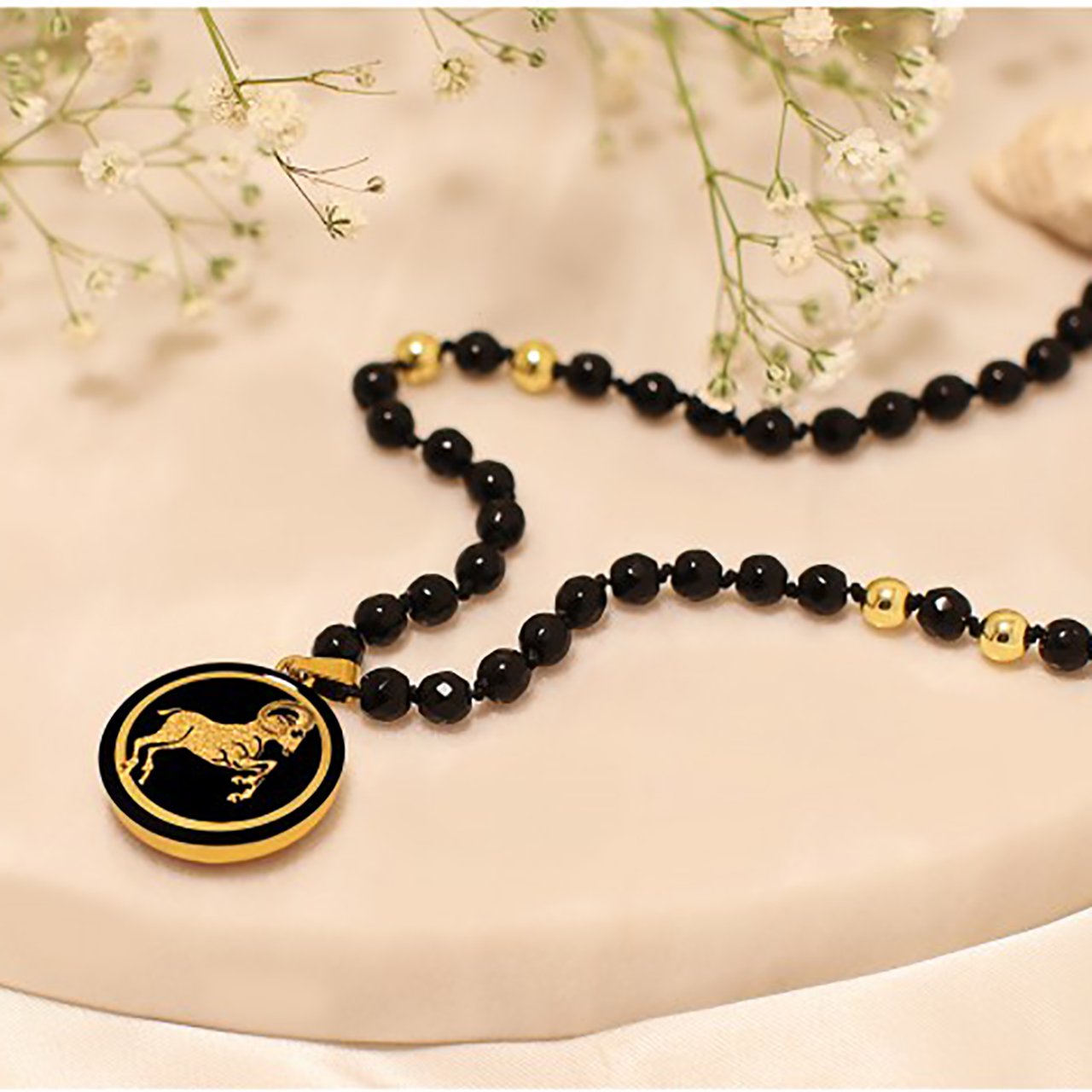 گردنبند روکش طلا سری ونوس نماد ماه تولد فروردین