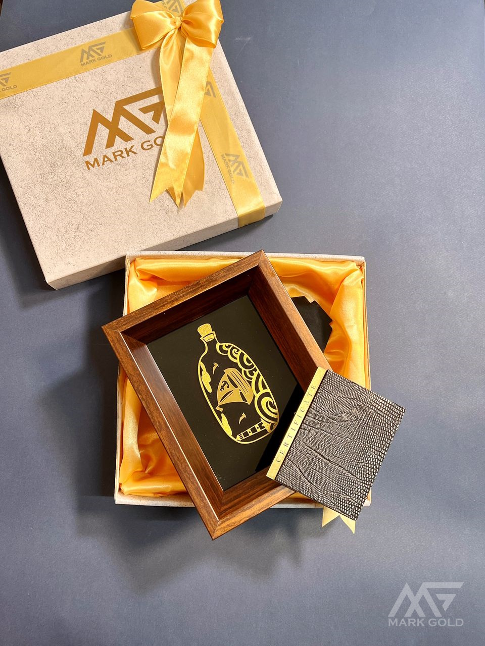 تابلو و جعبه