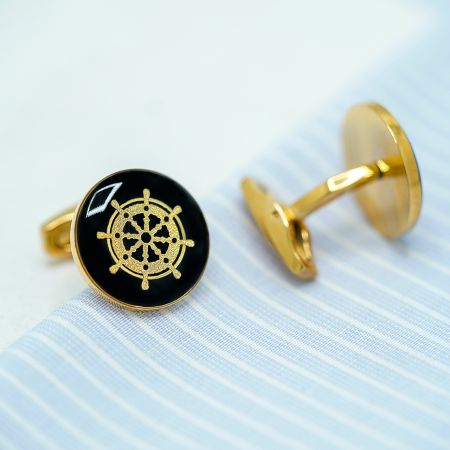 دکمه سردست روکش طلا طرح سکان کشتی