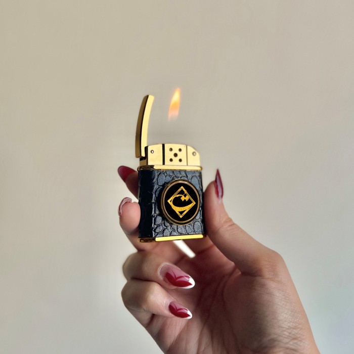 فندک چرم ورق طلا طرح تُ