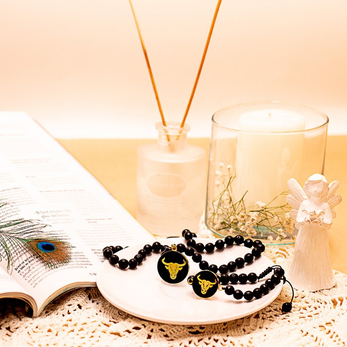 گردنبند طلاکوب نماد ماه تولد اردیبهشت