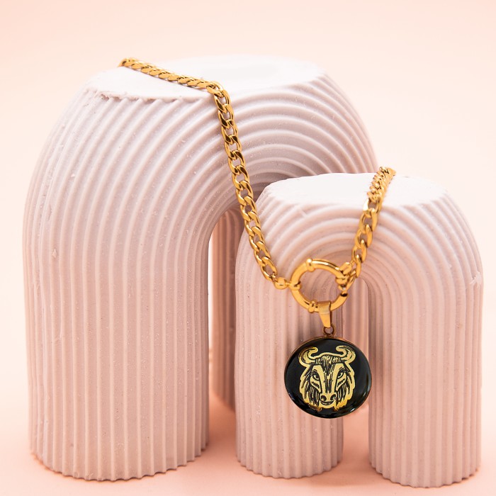 گردنبند دخترانه روکش طلا ماه تولد اردیبهشت سری رویال