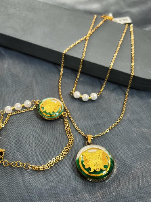 گردنبند دخترانه روکش طلا ماه تولد خرداد سری آرام