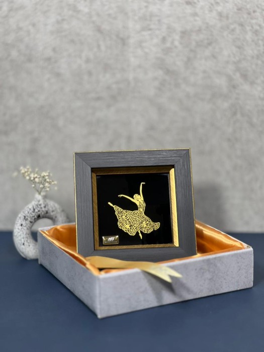 تابلو روکش طلا طرح آوا