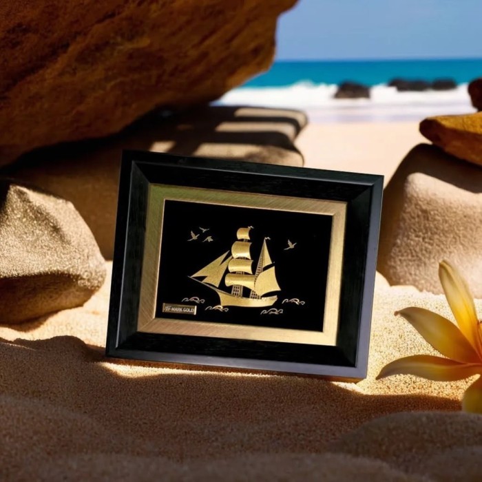 تابلو روکش طلا طرح کشتی کوچک