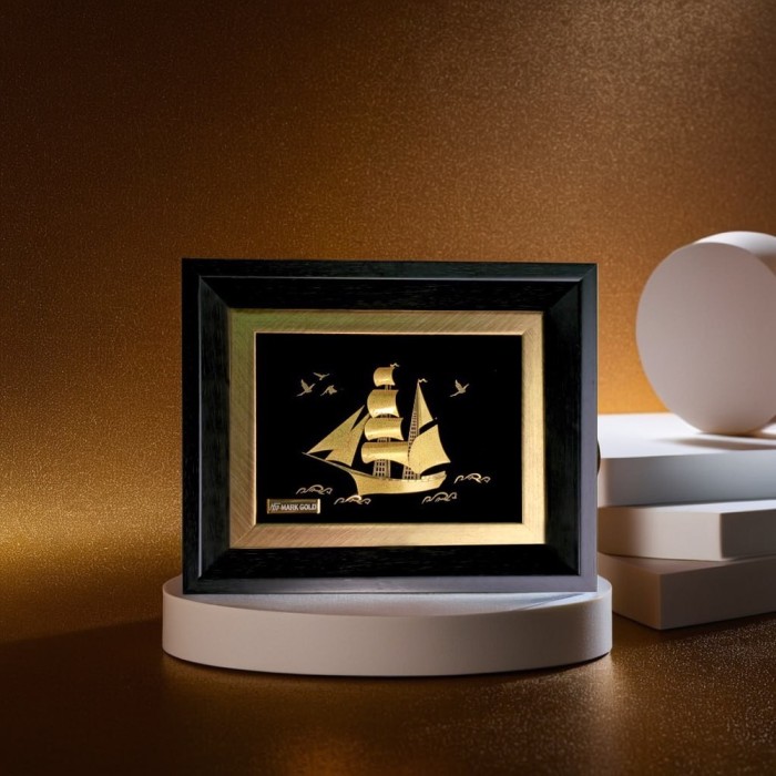 تابلو روکش طلا طرح کشتی کوچک