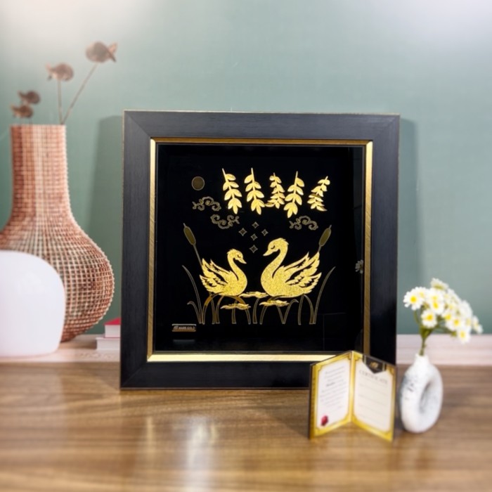 تابلو روکش طلا طرح برکه