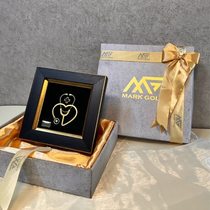 تابلو روکش طلا طرح روز پرستار