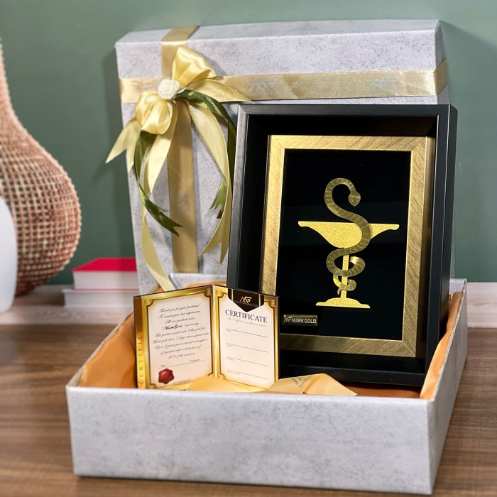 تابلو روکش طلا طرح روز داروساز