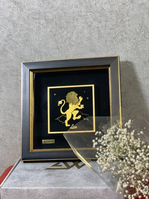 تابلو ورق طلا نماد ماه تولد مرداد سری کیهان