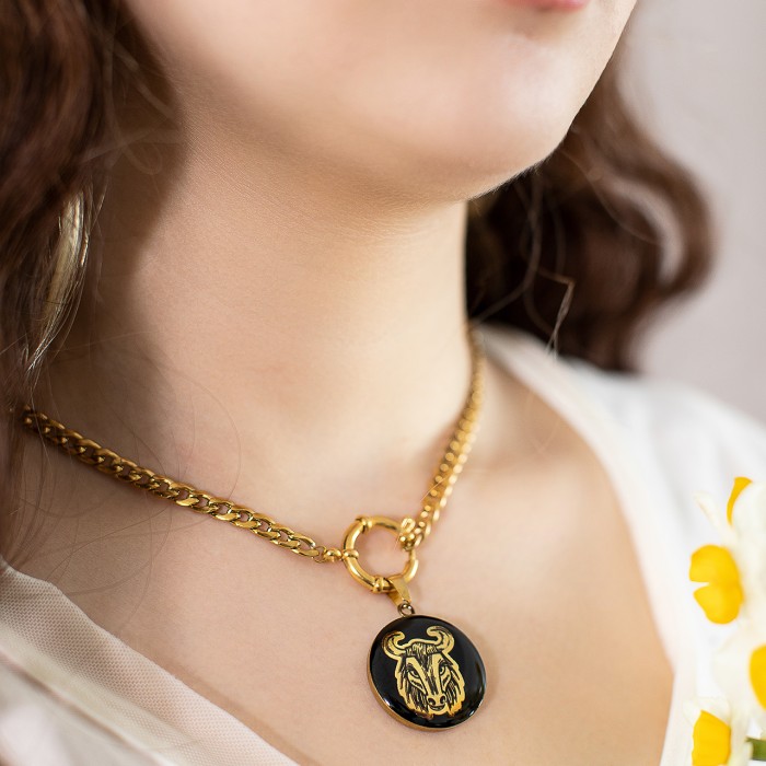 گردنبند دخترانه روکش طلا ماه تولد اردیبهشت سری رویال