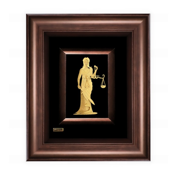 تابلو روکش طلا طرح ترازوی عدالت