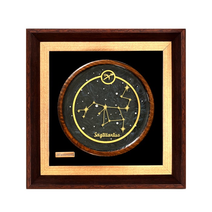 تابلو روکش طلا صورت فلکی ماه تولد آذر